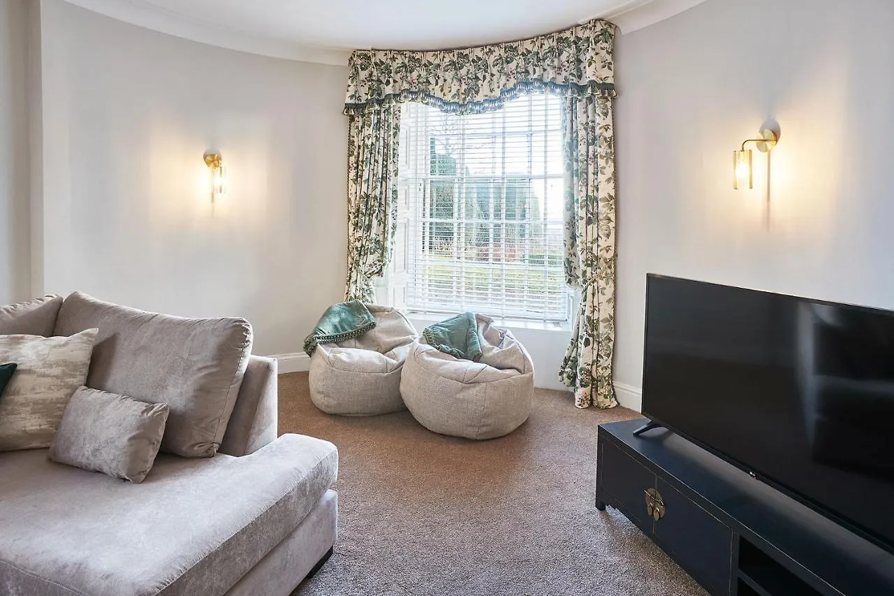 Holiday home Silton Hall - Grade II Hall & Swimming Pool Nether Silton United Kingdom