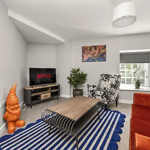 https://apt-buzzing-3-by-my-getaways.brighton-hotels-england.com