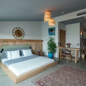 https://harbour-suites.aegeanhotels.net